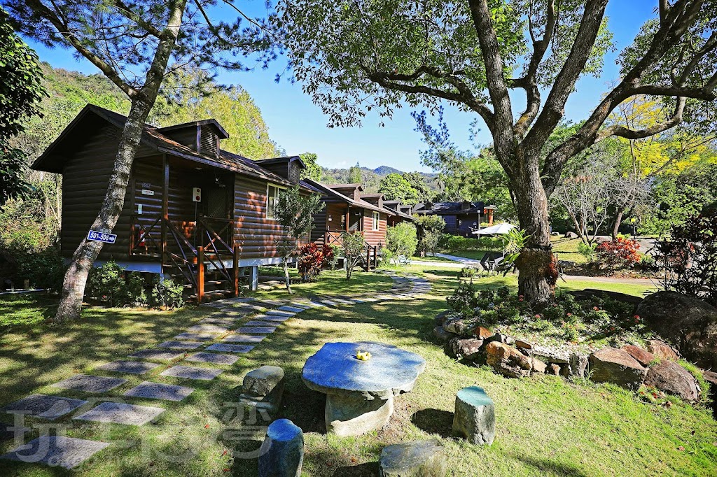 梅之林自在旅墅山莊｜北港溪野溪温泉