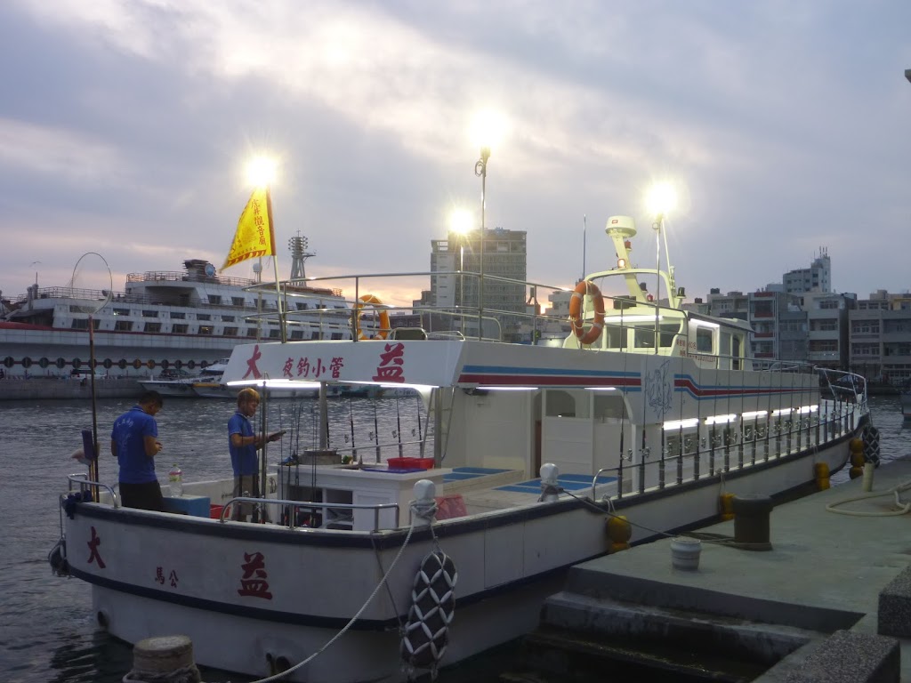 澎湖大益夜釣小管報到處